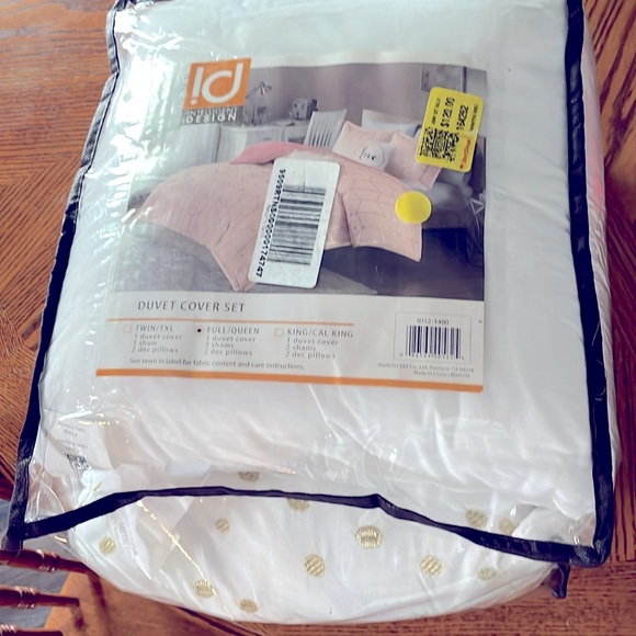 NIB intelligent Design Raina Duvet Set Metallic Print Geometric Style Pillows - Picture 13 of 16